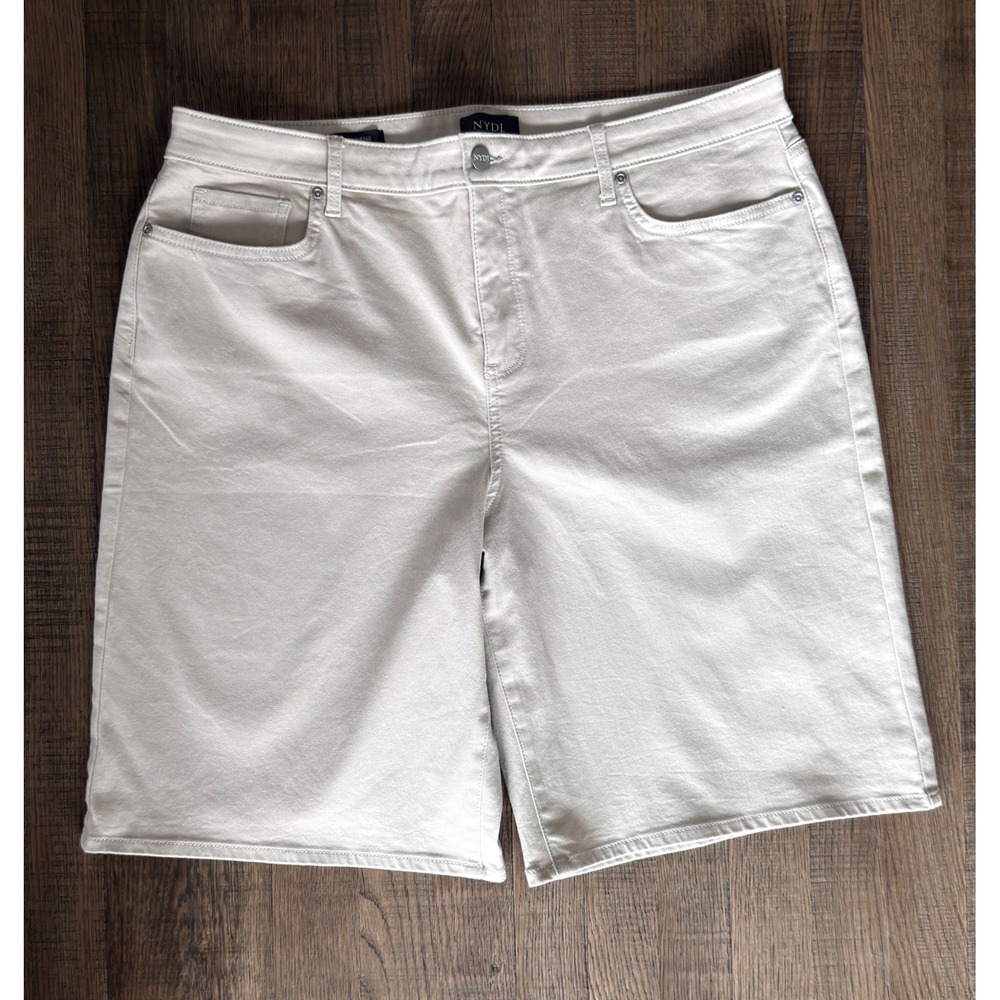 NYDJ Lilly Boyfriend Shorts Beige Stone Lift Tuck Denim Size 16 Womens